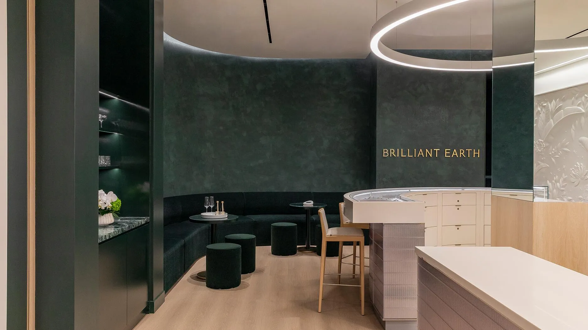 Brilliant Earth: Шоурум Будущего в ...