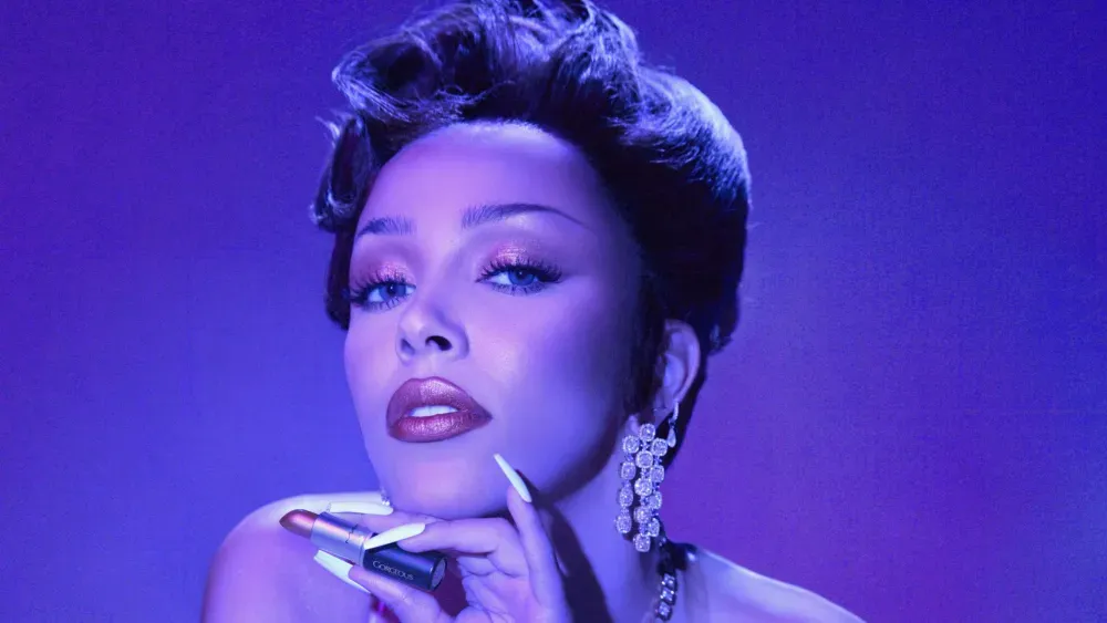 De Beers Desert Diamonds: уникальные камни пустынных оттенков