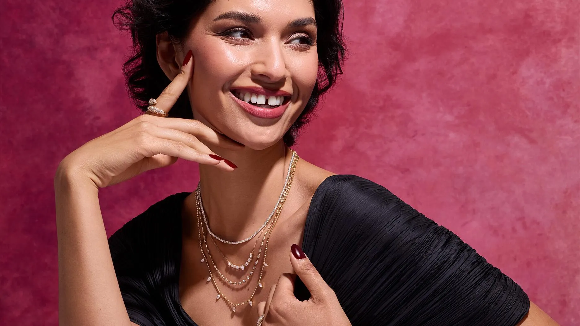 Greenwich St. Jewelers: Праздничная кампания 2025 с Ажа Моне