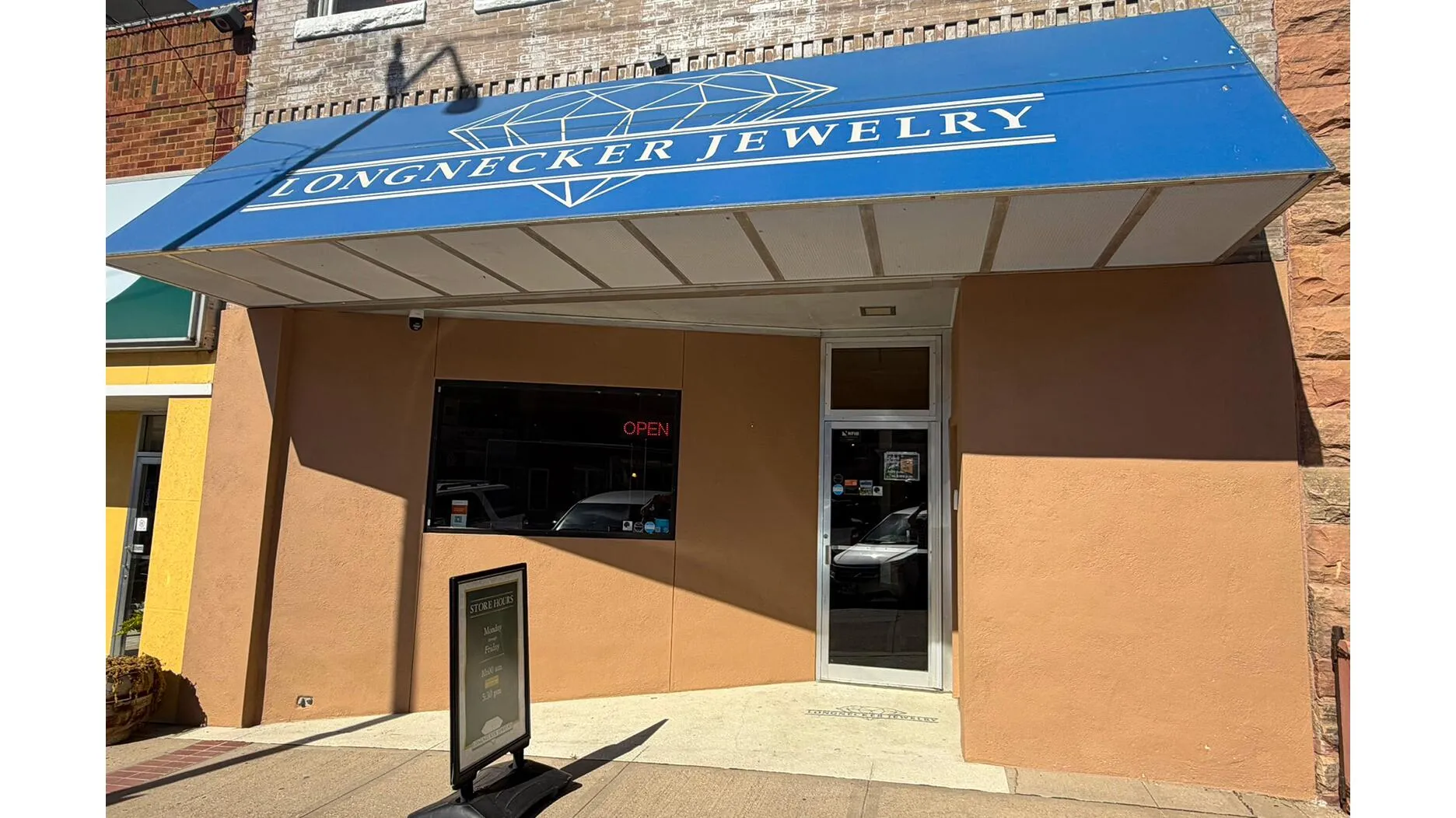 Longnecker Jewelry отмечает 30 лет ...