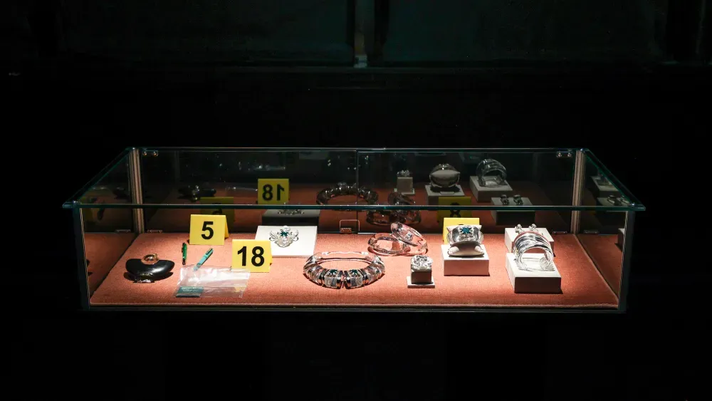 Алексис Биттар: Новая коллекция на ...