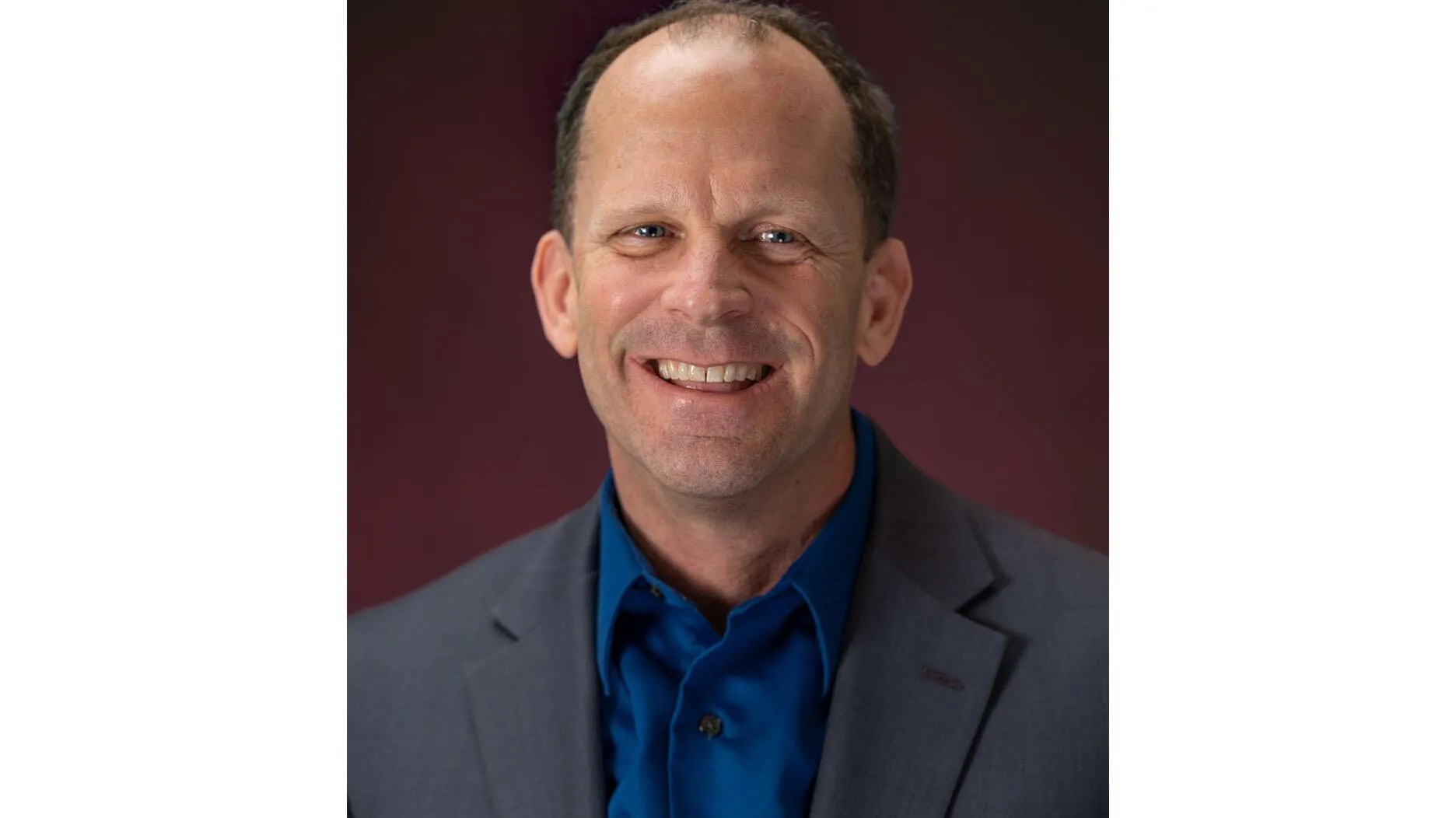 Брендан Лурс — лауреат премии AGA за достижения в геммологии