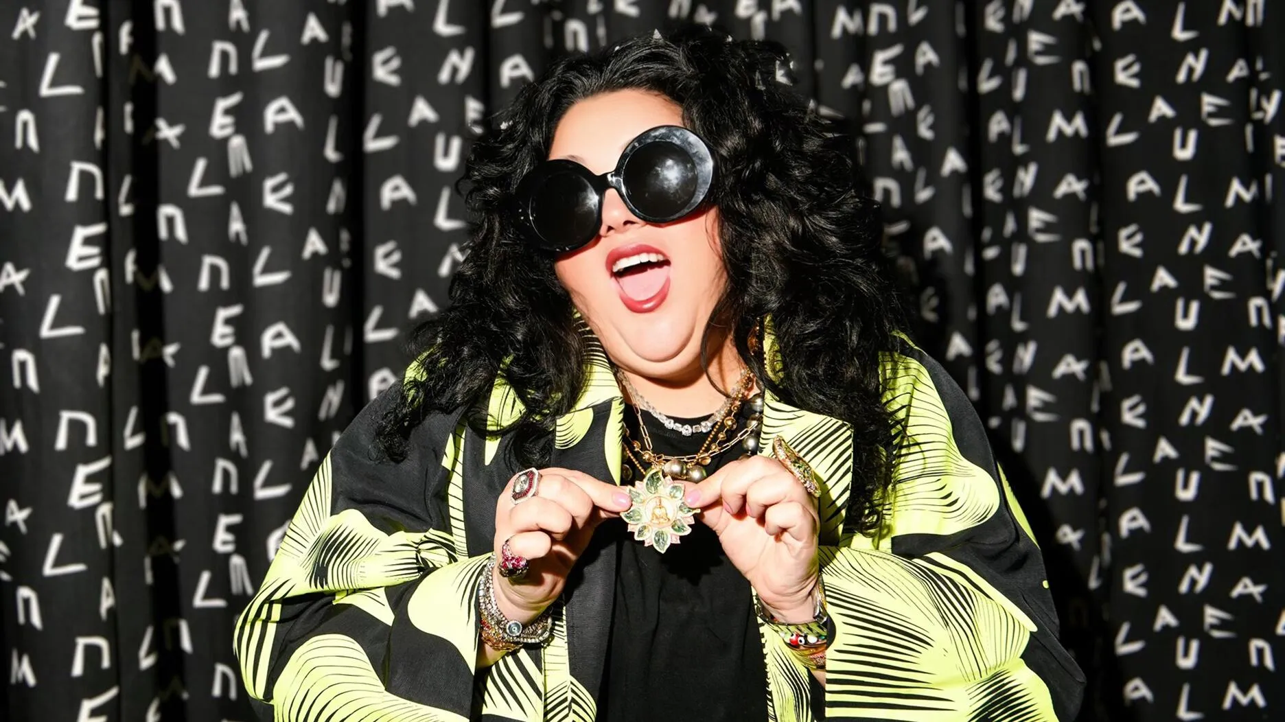 Будда Мама и Эшли Лонгшир поп-ап в ...