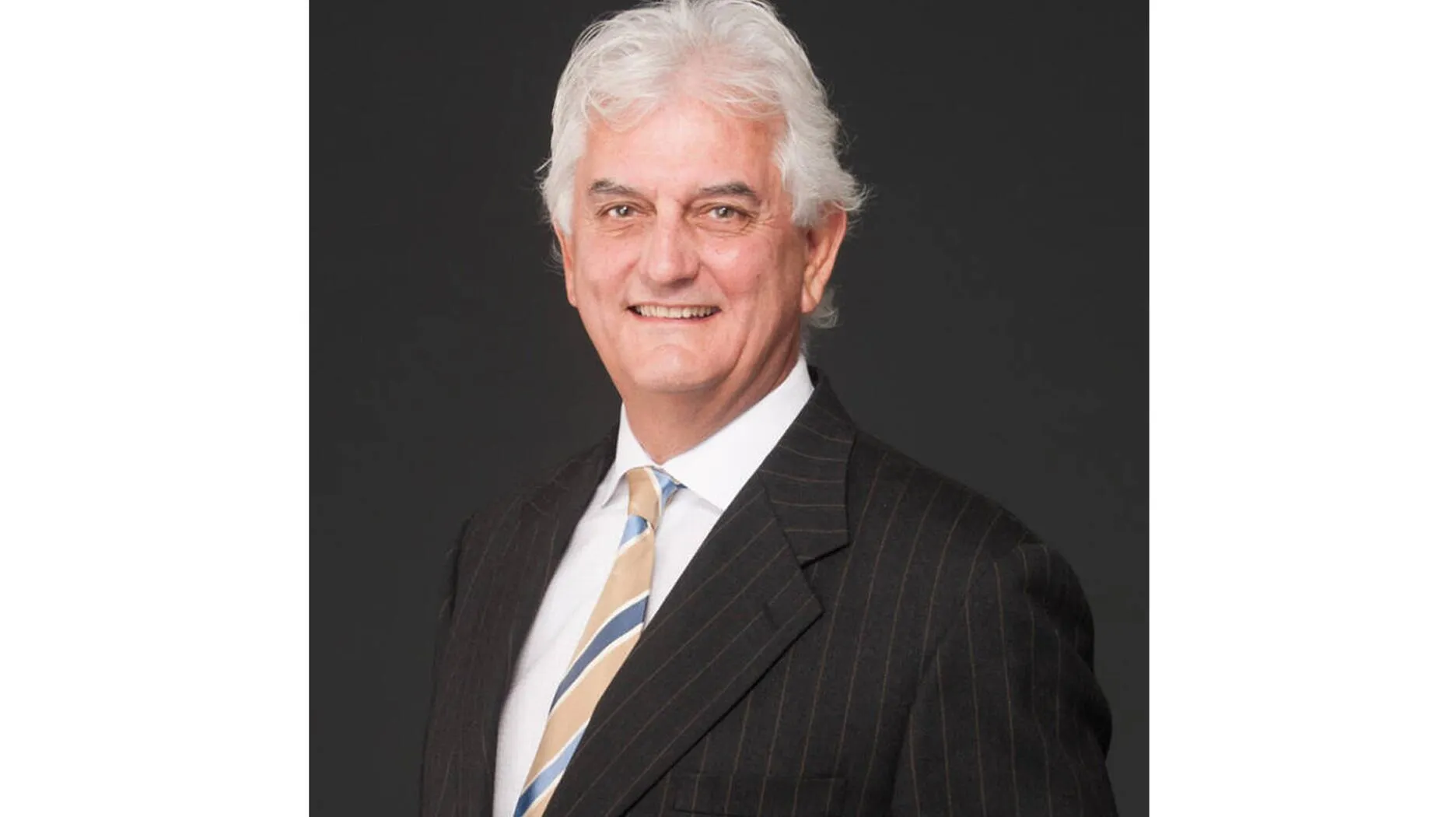 Даг Хаккер уходит в отставку с пост...