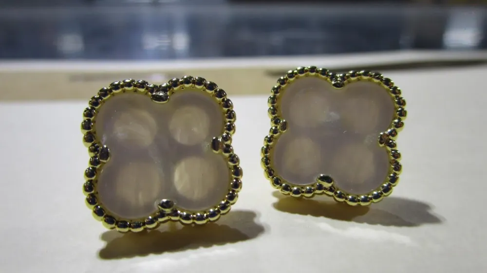 Конфискация поддельных украшений Van Cleef & Arpels в Луисвилле