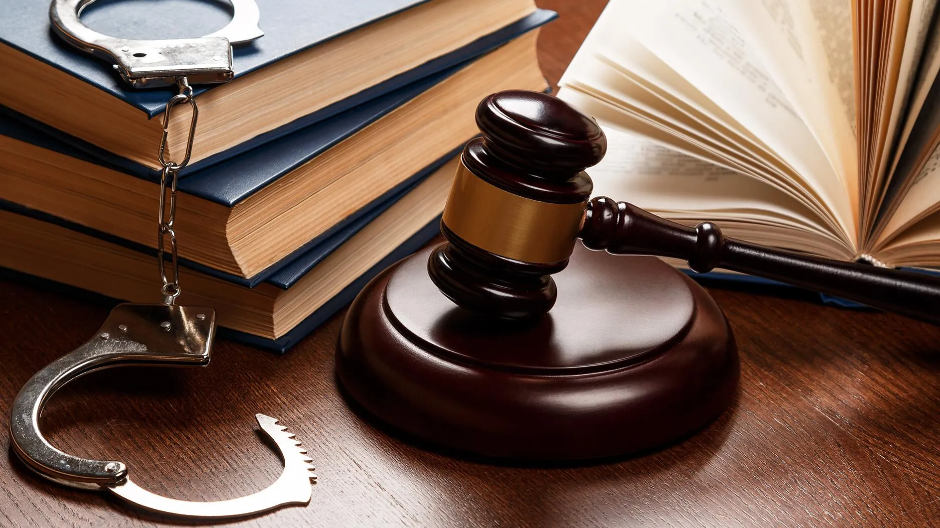 Продажа поддельных украшений коренн...