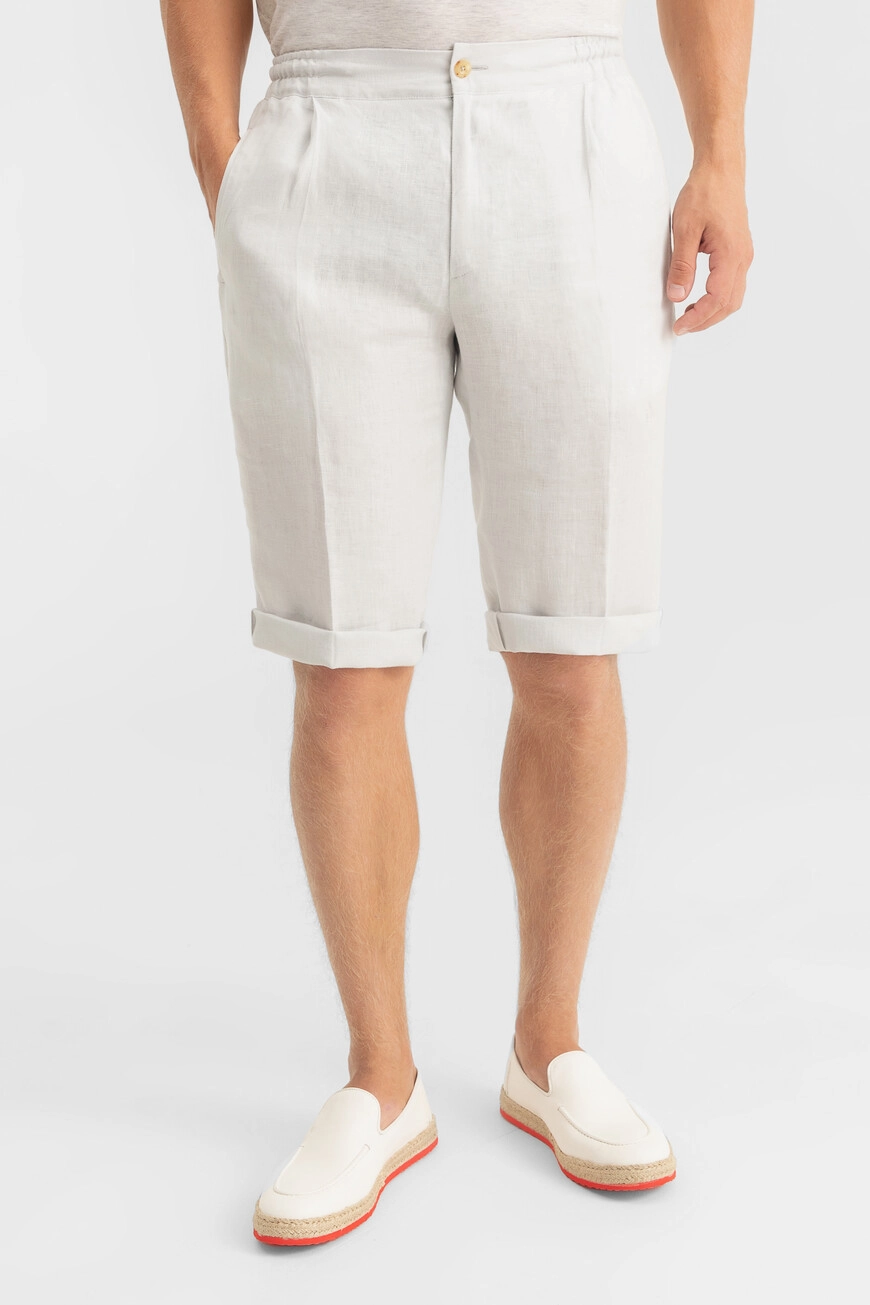 Бермуды Kiton: льняные шорты для жаркой погоды