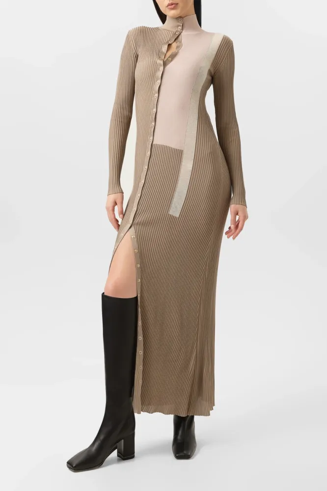 Платье Fendi: длинное, облегающее, с воротником