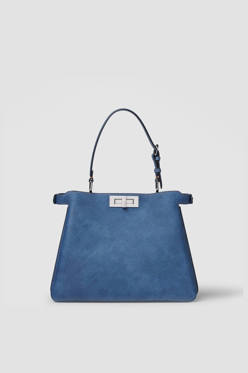 Fendi Peekaboo Soft: Синяя кожаная сумка | Fendi