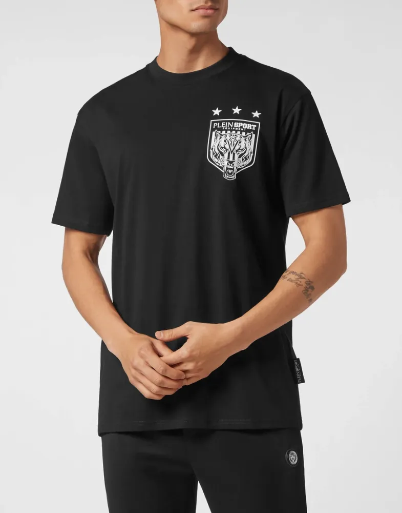 Футболка Plein Sport: Стиль Чемпионов для Активной Жизни