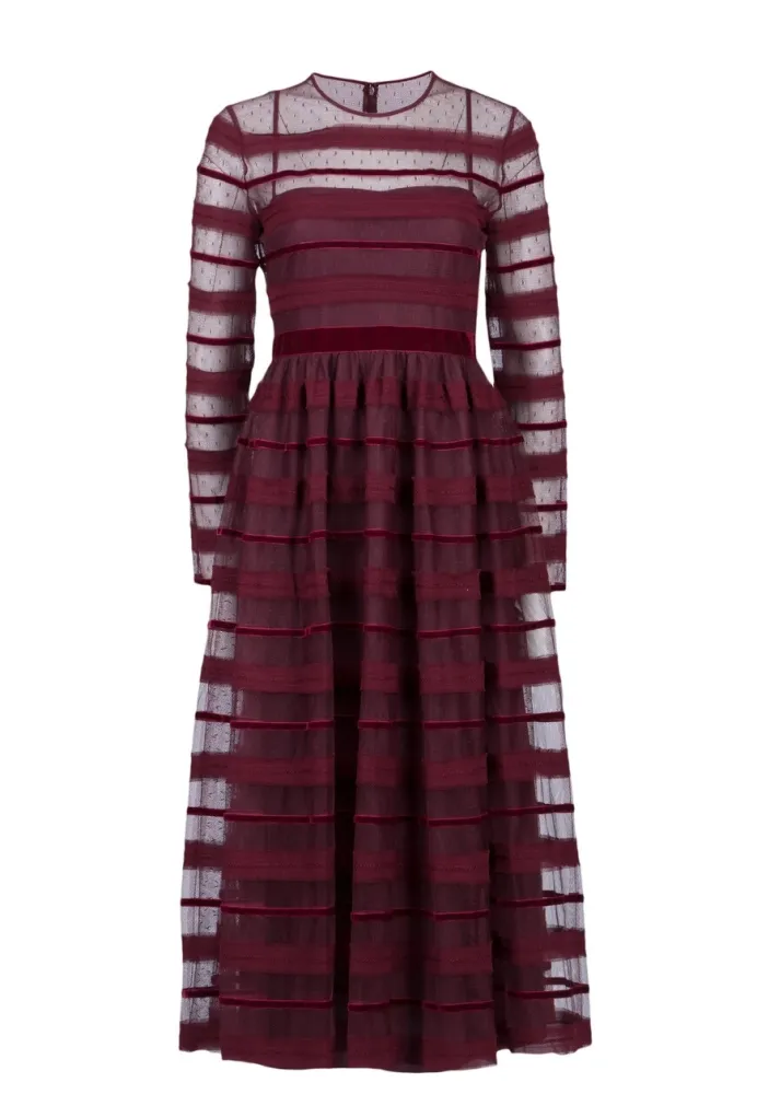 Платье VALENTINO RED: Элегантность и Изящество